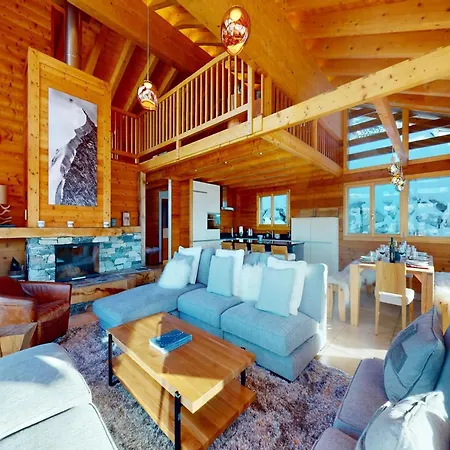 In With Hot Tub Chalet *