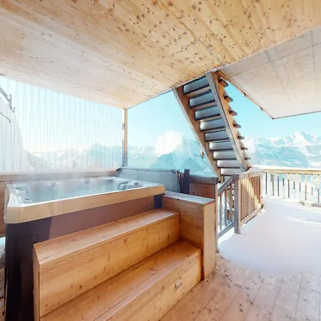 Chalet In With Hot Tub