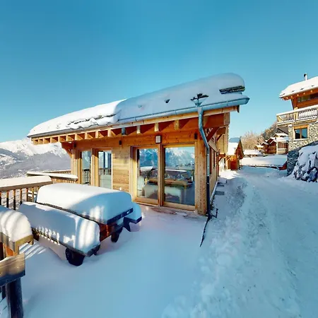 In With Hot Tub Вейзона