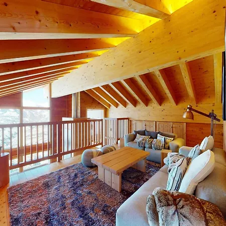 Chalet In With Hot Tub