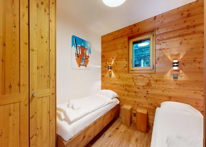 In With Hot Tub Chalet *