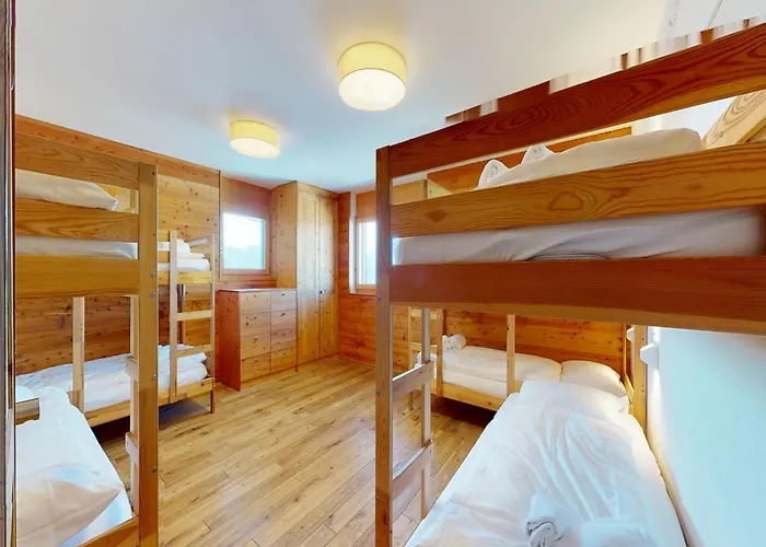 Chalet In With Hot Tub