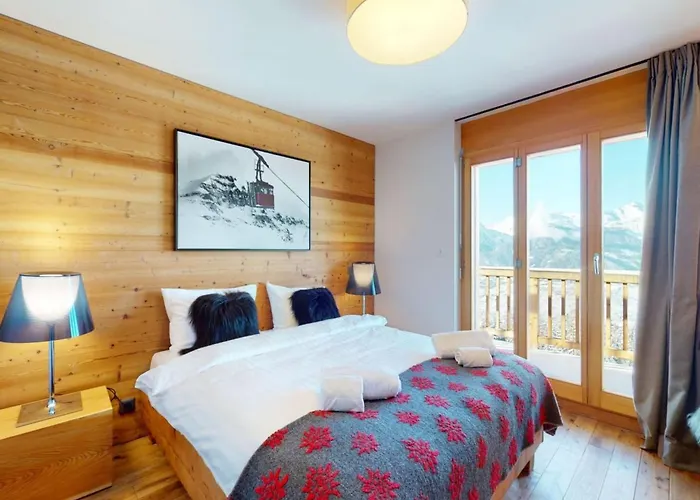 In With Hot Tub Chalet *