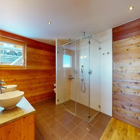 In With Hot Tub Chalé *
